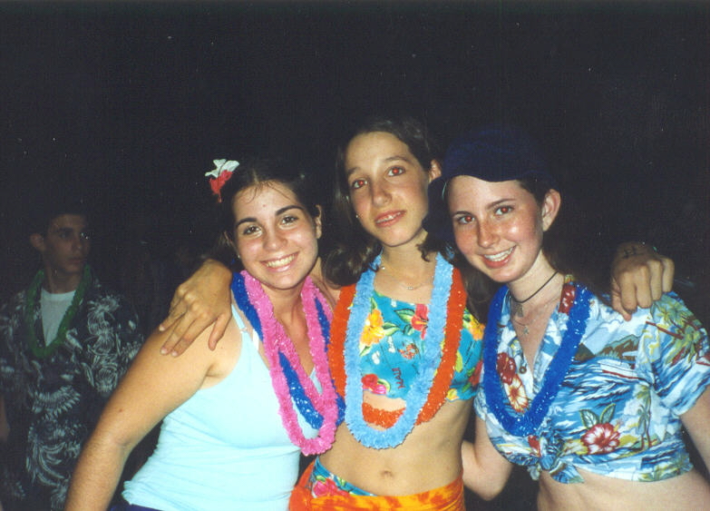 halom-three girls.jpg (288050 bytes)